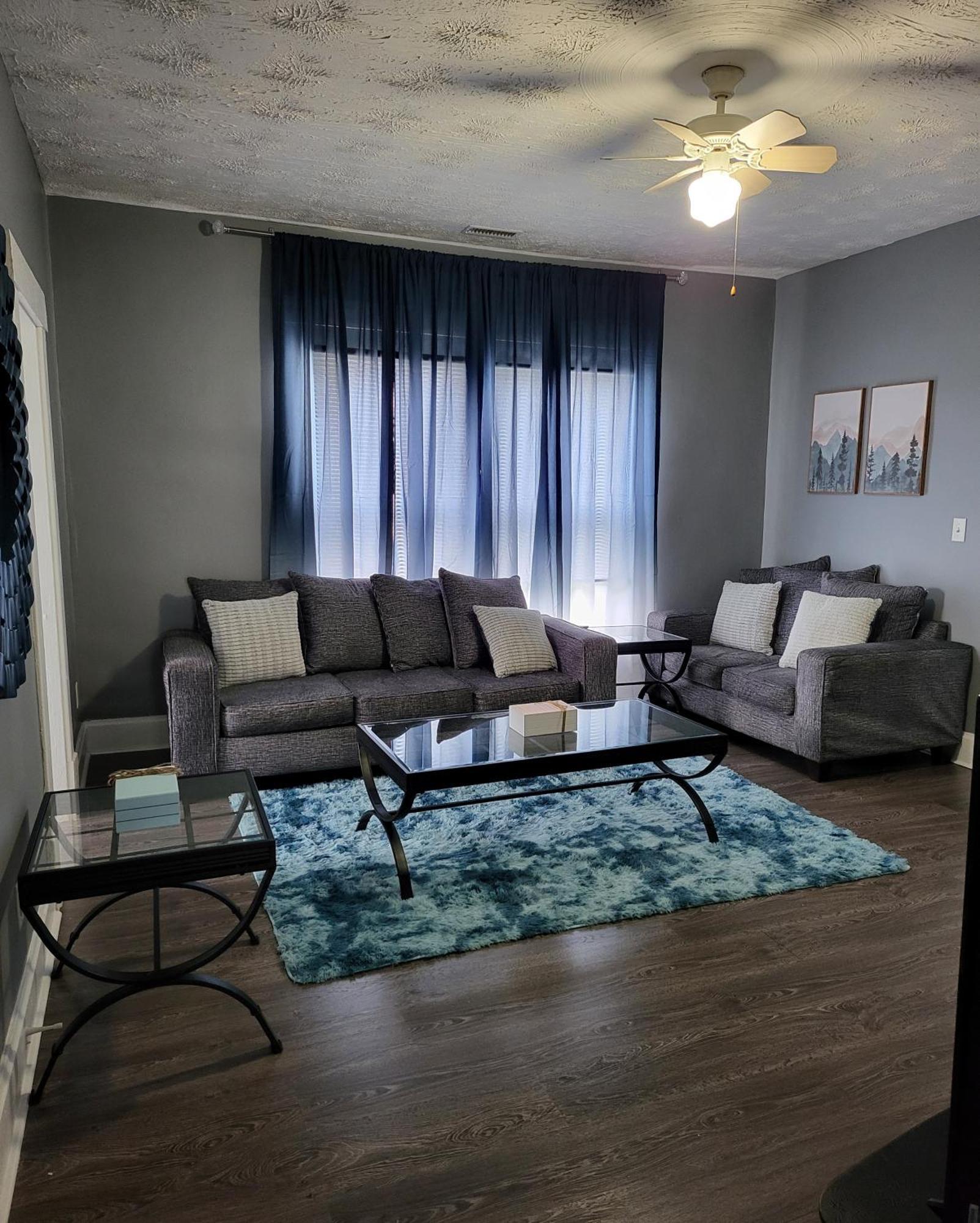Guest Room With Two Double Beds In Columbus Oh, Airport Location Extérieur photo