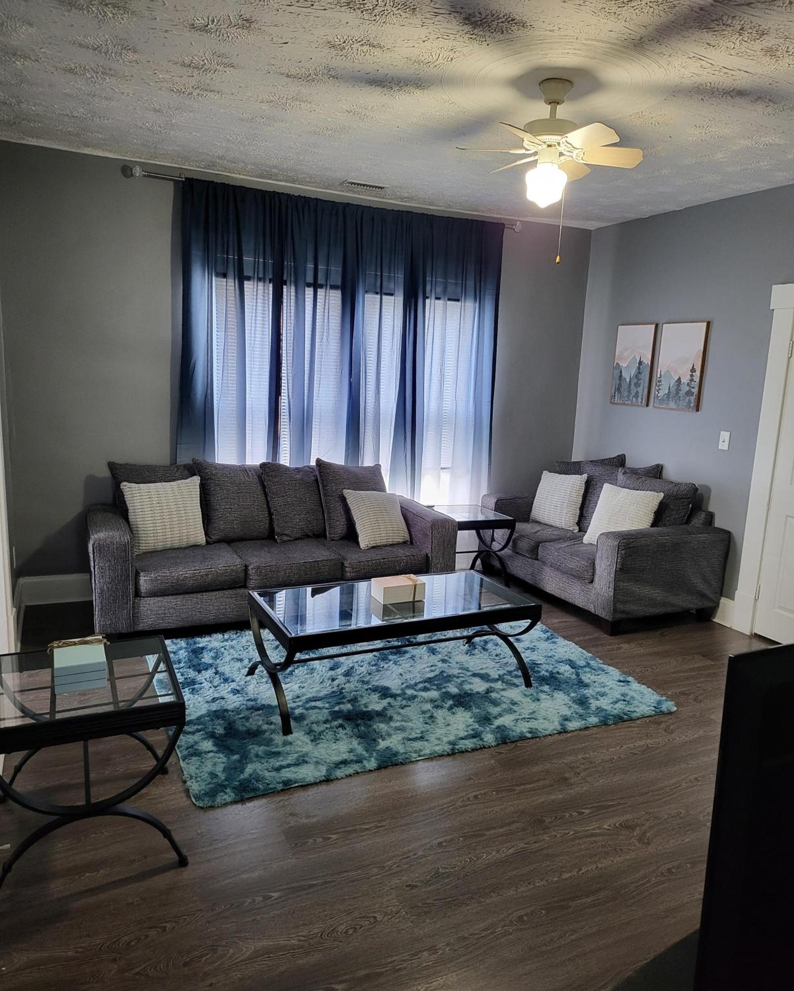 Guest Room With Two Double Beds In Columbus Oh, Airport Location Extérieur photo